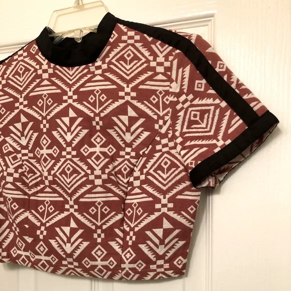 Tribal Print Open Back Crop Top - Picture 7 of 8